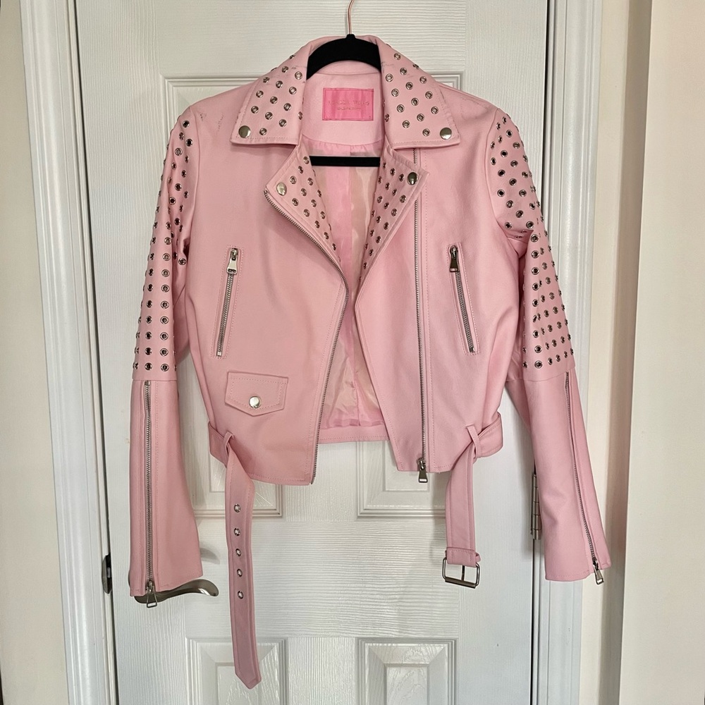 Azalea Wang Rosalita Grommet Faux Leather Crop Moto Jacket in Pink